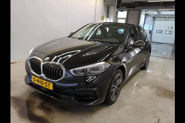 BMW 1-serie 118i Introduction Edition Automaat Sportline Sportstoelen Groot Navigatie Led verlichting Parkeersensoren voor en achter et.