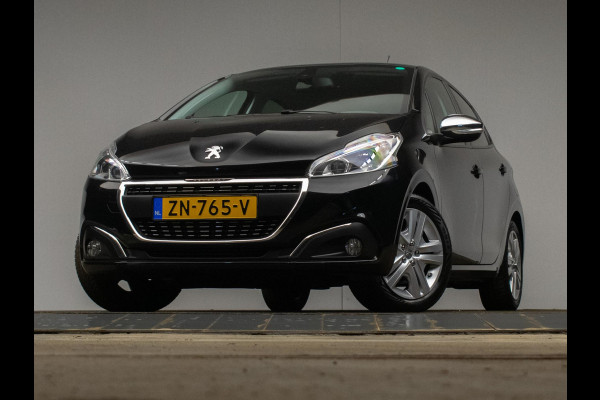 Peugeot 208 1.2 PureTech Signature Sport (APPLE CARPLAY,NAVI,CRUISE,PDC,SPORTSTOELEN,LM VELGEN)