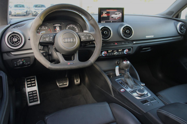 Audi RS 3 SPORTBACK 2.5 TFSI Quattro 400 PK Nardo Grey Dealer o.h Keyless Camera Leder PDC 19''