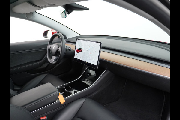 Tesla Model 3 Performance 513pk 3,4 sec 0-100 ! 20"lm FSD-vb. AutoPilot Carbon-Spoiler Premium-HiFi Pano.dak Camera Leer Adaptive-Cruise+Stop& Navigatiesysteem full map LED-a+v Comfortstoel(en) ACC Dual-ECC DAB Voorverwarmen interieur via App Keyless via Telefoonsleutel One-Pedal-Drive 4wd Rode Remklauwen Carbon-Spoiler Premium Audio Veel grip door 4WD vierwielaandrijving.  Origineel Nederlandse auto !