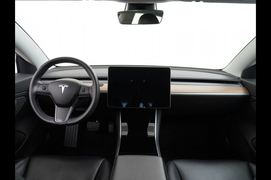 Tesla Model 3 SR+60kWh 325PK AutoPilot FSD.vb Premium-Luidsprekers Leer PanoDak Adaptive cruise 18" Camera's Elektr.-Stuur+Stoelen+Spiegels+Ge Ecc Navigatiesysteem full map LED-a+v Comfortstoel(en) ACC Dual-ECC DAB Voorverwarmen interieur via App Keyless via Telefoonsleutel One-Pedal-Drive