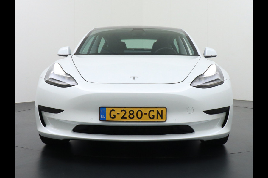 Tesla Model 3 SR+60kWh 325PK AutoPilot FSD.vb Premium-Luidsprekers Leer PanoDak Adaptive cruise 18" Camera's Elektr.-Stuur+Stoelen+Spiegels+Ge Ecc Navigatiesysteem full map LED-a+v Comfortstoel(en) ACC Dual-ECC DAB Voorverwarmen interieur via App Keyless via Telefoonsleutel One-Pedal-Drive