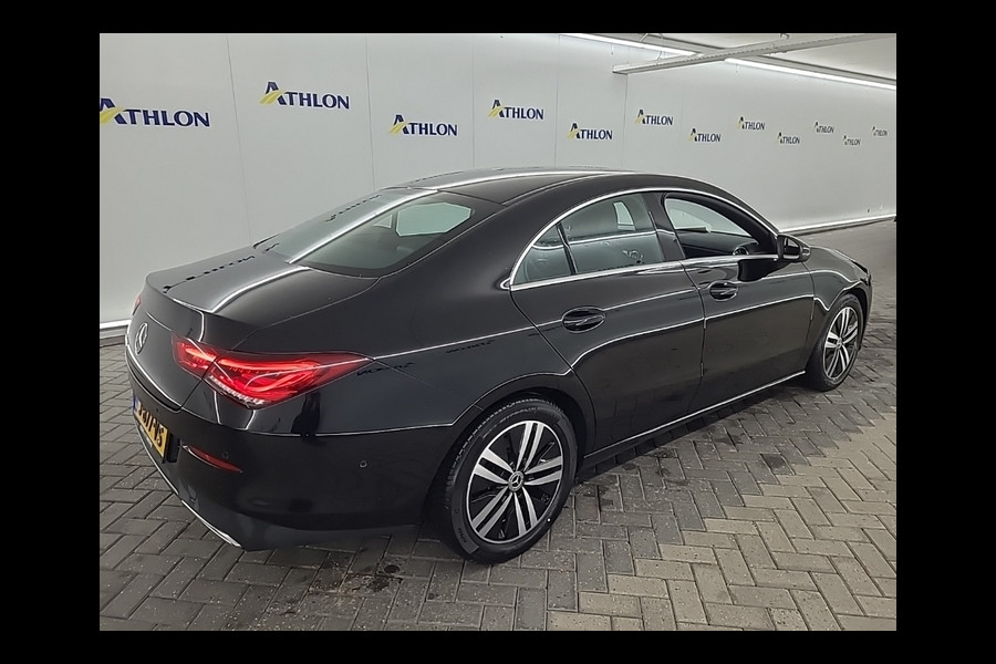 Mercedes-Benz CLA-Klasse 200 Business Solution Luxury [CAMERA, GROOT NAVIGATIE, APPLE CARPLAY, STOELVERWARMING, SPORTSTOELEN, SFEERVERLICHTING, CRUISE CONTROL, CLIMATE, NIEUWSTAAT]