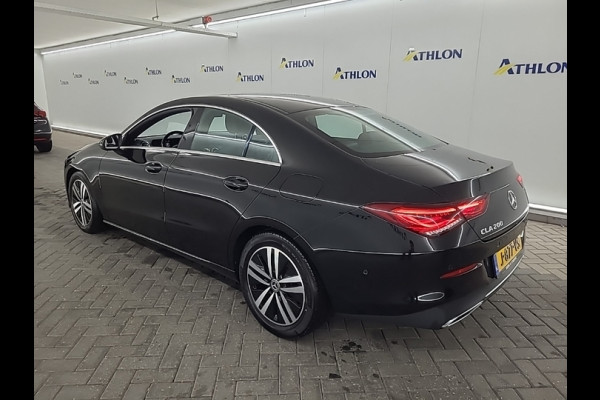 Mercedes-Benz CLA-Klasse 200 Business Solution Luxury [CAMERA, GROOT NAVIGATIE, APPLE CARPLAY, STOELVERWARMING, SPORTSTOELEN, SFEERVERLICHTING, CRUISE CONTROL, CLIMATE, NIEUWSTAAT]