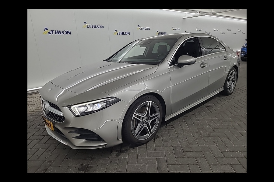 Mercedes-Benz A-Klasse 200 Business Solution AMG [PANORAMADAK, APPLE CARPLAY, LEDER, CRUISE CONTROL, STOELVERWARMING, PDC, CAMERA, BLUETOOTH, NAVIGATIE, NIEUWSTAAT]