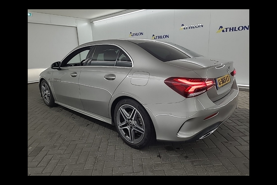 Mercedes-Benz A-Klasse 200 Business Solution AMG [PANORAMADAK, APPLE CARPLAY, LEDER, CRUISE CONTROL, STOELVERWARMING, PDC, CAMERA, BLUETOOTH, NAVIGATIE, NIEUWSTAAT]