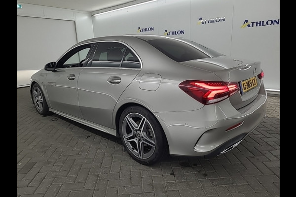 Mercedes-Benz A-Klasse 200 Business Solution AMG [PANORAMADAK, APPLE CARPLAY, LEDER, CRUISE CONTROL, STOELVERWARMING, PDC, CAMERA, BLUETOOTH, NAVIGATIE, NIEUWSTAAT]