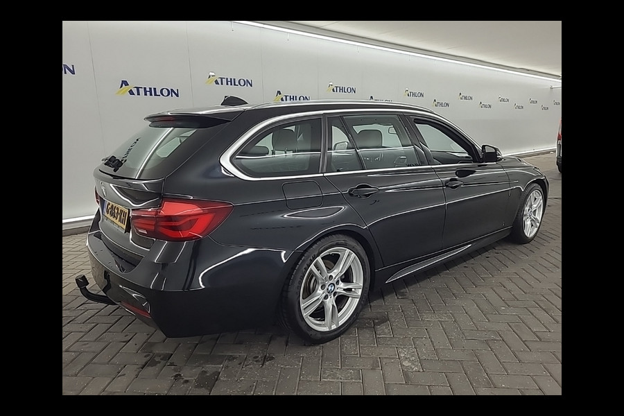 BMW 3 Serie Touring 318i M Sport Corporate Lease [TREKHAAK, VOL LEDER, PDC, CRUISE CONTROL,STOELVERWARMING, CLIMATE, SPORTSTOELEN, NIEUWSTAAT]