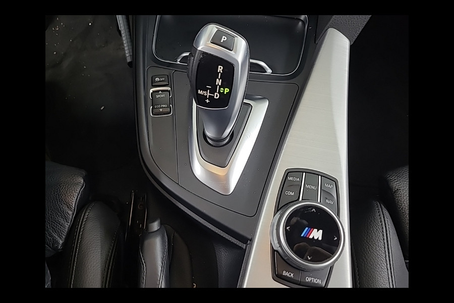 BMW 3 Serie Touring 318i M Sport Corporate Lease [TREKHAAK, VOL LEDER, PDC, CRUISE CONTROL,STOELVERWARMING, CLIMATE, SPORTSTOELEN, NIEUWSTAAT]