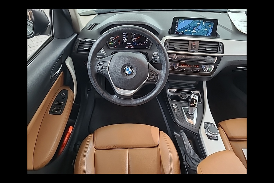 BMW 1-serie 118i Corporate Lease High Executive [SCHUIFKANTELDAK, CRUISE CONTROL, STOELVERWARMING, CAMERA, VOL LEDER, CLIMATE, SPORTSTOELEN, BLUETOOTH, NIEUWSTAAT]