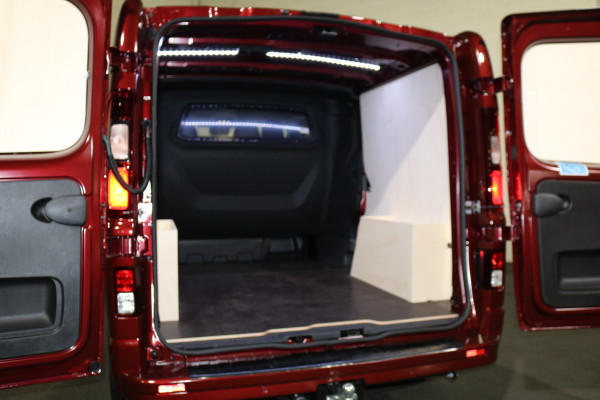 Renault Trafic 2.0 dCi 170pk L2 H1 DC Airco Navigatie Camera 2x Schuifdeur Digital Dashboard Trekhaak Face Lift