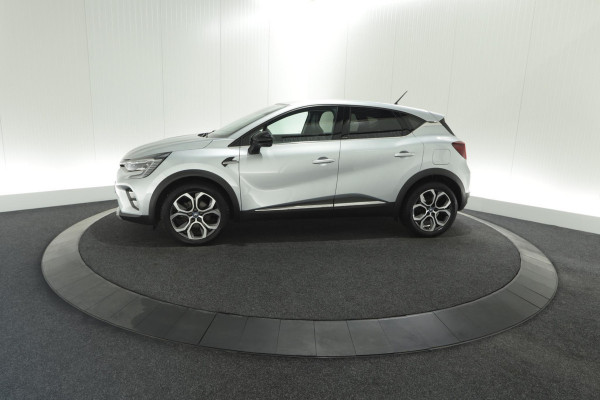 Renault Captur 1.6 E-Tech Plug-in Hybrid 160 Intens | Trekhaak | Navigatie | Parkeersensoren | Climate Control