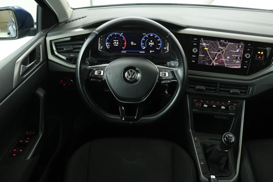 Volkswagen Polo 1.0 TSI Comfortline | Virtual cockpit | Carplay | Adaptive cruise | Climate control | Navigatie | PDC | Bluetooth