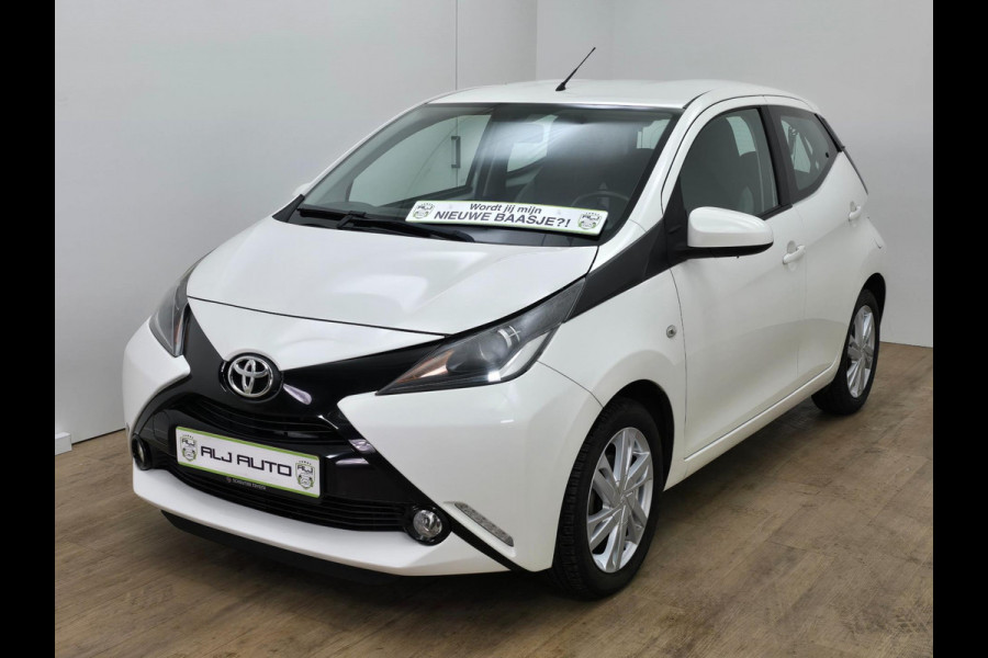 Toyota Aygo Occasion met parkeercamera en weinig km | Tweedehands Toyota Aygo compleet dealeronderhouden | Cruisecontrol | X play