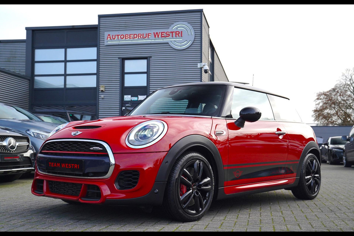 MINI Mini 2.0 John Cooper Works | Panorama | Luxe leder/alcantara | Stoelverwarming | Botswaarschuwing | Head up display |