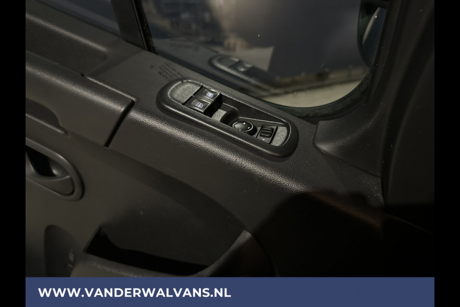 Renault Master 2.3 dCi 136pk L2H2 Euro6 Airco | Camera | Navigatie | Cruisecontrol | LED 2500kg Trekhaak, Parkeersensoren, Bijrijdersbank