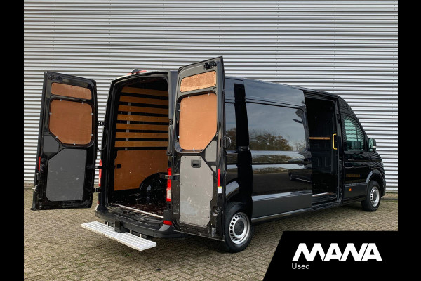 Volkswagen Crafter 35 2.0 TDI L4H3 Airco Camera Sensoren CarPlay Voorruitverwarming Trekhaak 12V Bijrijdersbank Laadruimteverlichting