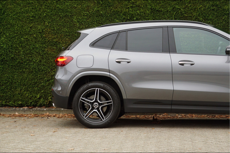 Mercedes-Benz GLA GLA 250 e AMG Line | Distronic Burmester Keyless Night Multibeam