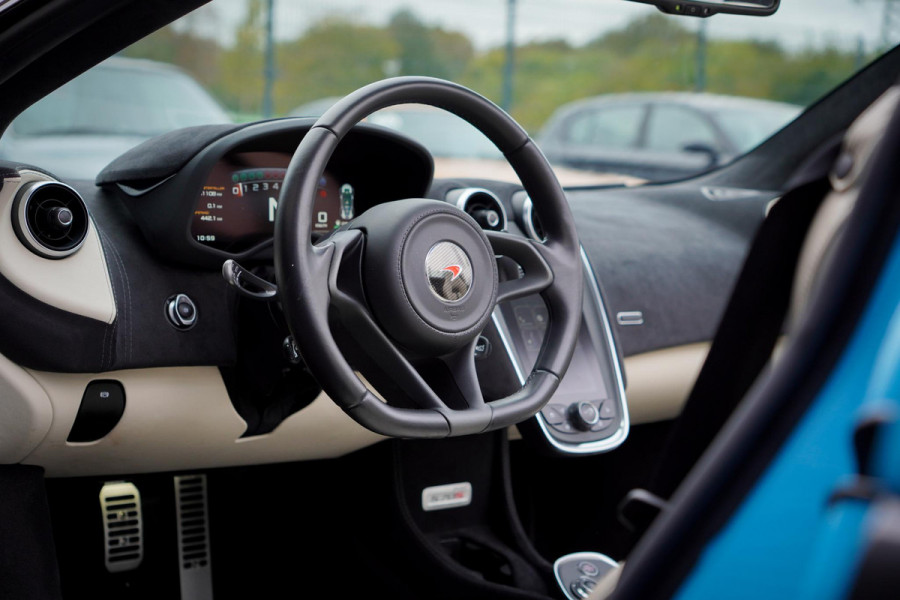 McLaren 570S Spider / Curacao Blauw / MSO / NL Auto / 1e Eigenaar