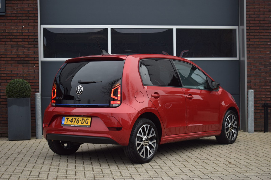 Volkswagen e-Up! Style Plus | Camera | Cruise | 16"