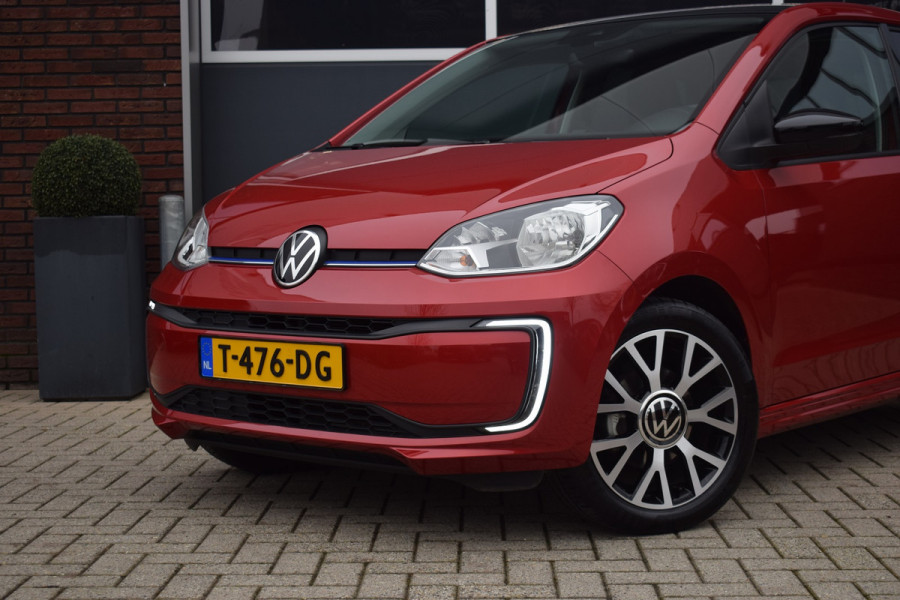 Volkswagen e-Up! Style Plus | Camera | Cruise | 16"