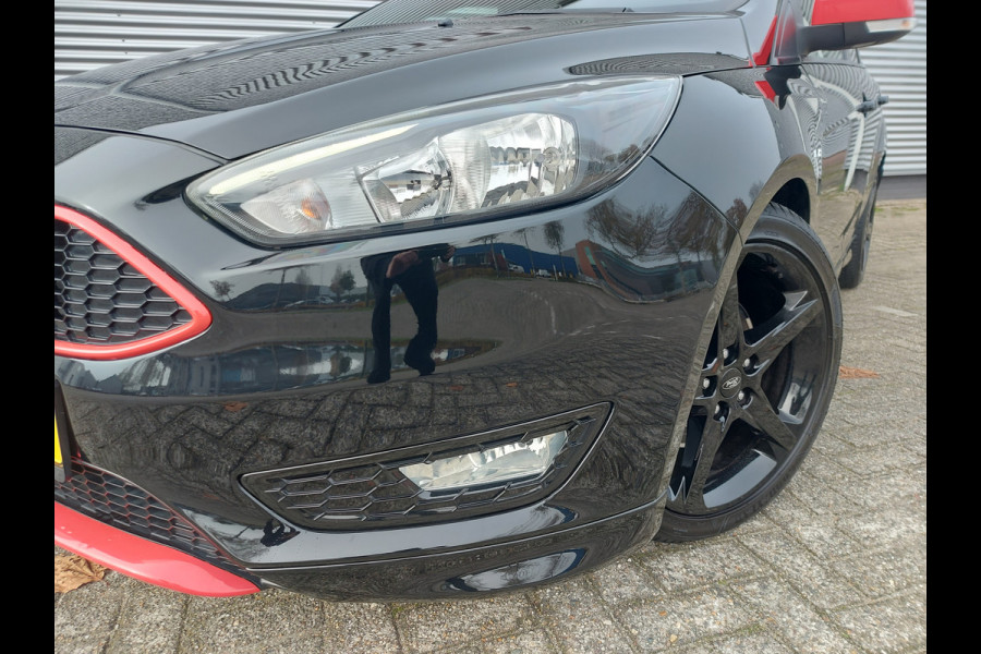 Ford Focus 1.5 135KW/184PK ST line, applecarplay/android,airco,cruise,stoelverwarming,parkeersensoren achter,