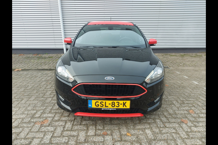 Ford Focus 1.5 135KW/184PK ST line, applecarplay/android,airco,cruise,stoelverwarming,parkeersensoren achter,