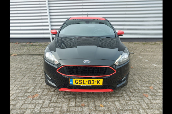 Ford Focus 1.5 135KW/184PK ST line, applecarplay/android,airco,cruise,stoelverwarming,parkeersensoren achter,