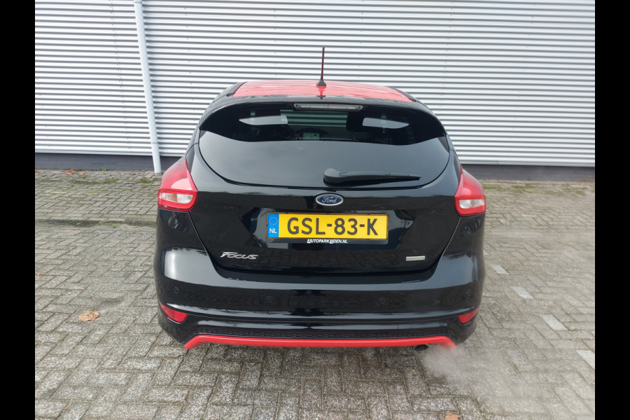 Ford Focus 1.5 135KW/184PK ST line, applecarplay/android,airco,cruise,stoelverwarming,parkeersensoren achter,