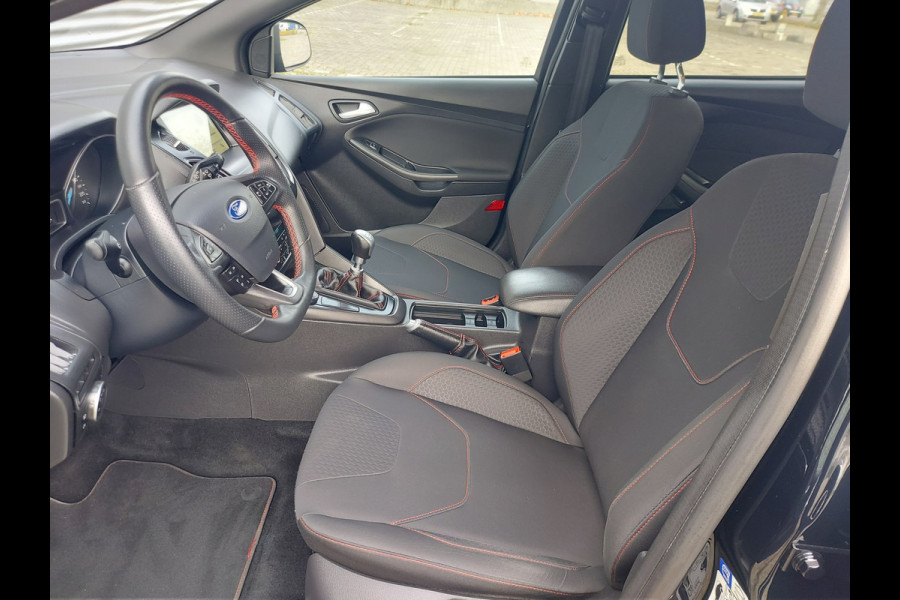 Ford Focus 1.5 135KW/184PK ST line, applecarplay/android,airco,cruise,stoelverwarming,parkeersensoren achter,