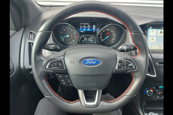 Ford Focus 1.5 135KW/184PK ST line, applecarplay/android,airco,cruise,stoelverwarming,parkeersensoren achter,