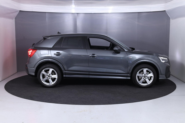 Audi Q2 35 TFSI S Edition 150 pk S-tronic | Verlengde garantie | Navigatie | Parkeersensoren achter | Adaptieve cruise control | Stoelverwarming | S-Line |