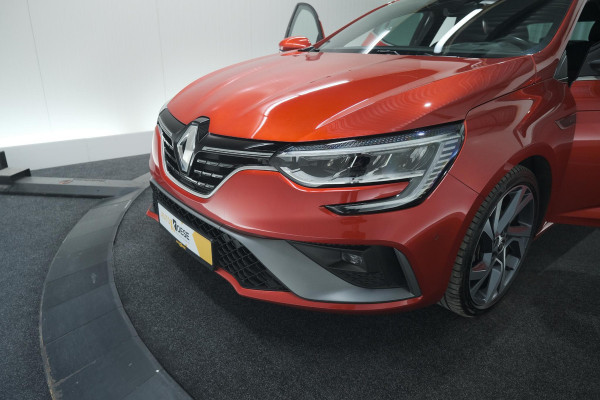 Renault Mégane 1.6 Plug-In Hybrid 160 R.S. Line | Camera | Head-Up Display | Dodehoekdetectie | 9.3 Inch Groot Scherm