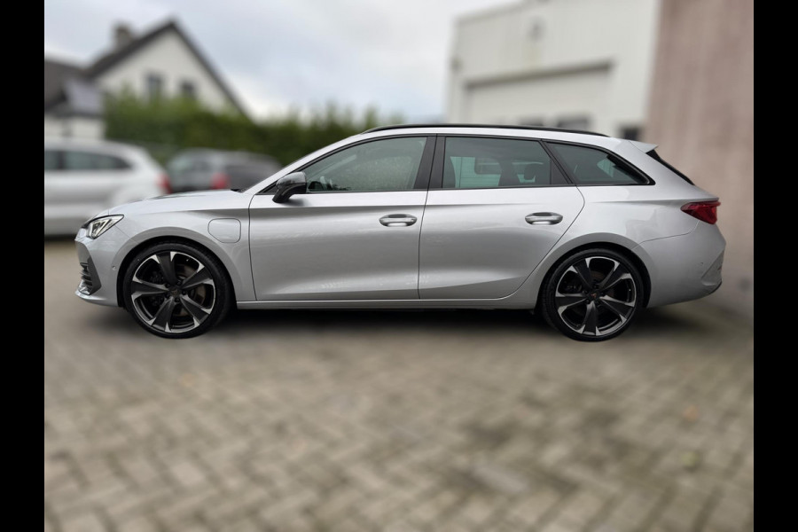 CUPRA Leon Sportstourer 1.4 e-Hybrid VZ Business PHEV / CAMERA / CARPLAY / STOEL & STUURVERW.