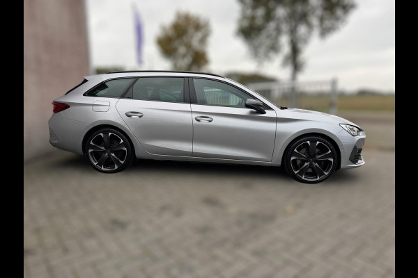 CUPRA Leon Sportstourer 1.4 e-Hybrid VZ Business PHEV / CAMERA / CARPLAY / STOEL & STUURVERW.