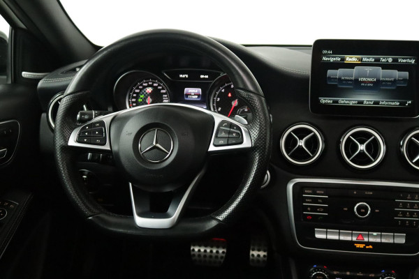 Mercedes-Benz A-Klasse 200 Motorsport Edition Automaat (CAMERA, PANORAMADAK, HARMAN/KARDON, CLIMATE, ELEKT STOEL, GOED ONDERHOUD)