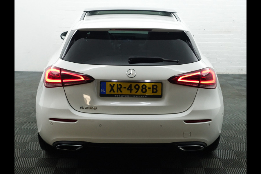 Mercedes-Benz A-Klasse 220 AMG Night Edition Aut- Panoramadak I Leer I Widescreen I Carplay I Camera I