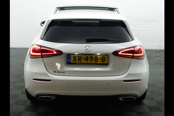 Mercedes-Benz A-Klasse 220 AMG Night Edition Aut- Panoramadak I Leer I Widescreen I Carplay I Camera I