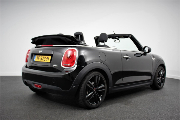 MINI Cabrio 1.2 One 102pk | Airco | Lichtmetalen velgen | Bluetooth | Cruise control | Stoelverwarming | Parkeer sensoren