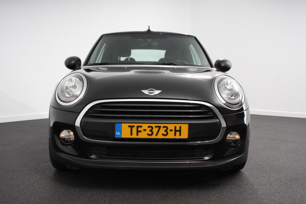 MINI Cabrio 1.2 One 102pk | Airco | Lichtmetalen velgen | Bluetooth | Cruise control | Stoelverwarming | Parkeer sensoren