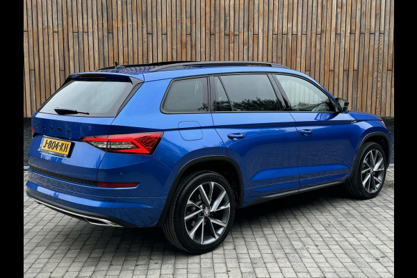 Škoda Kodiaq 1.5 TSI Sportline Automaat 7-persoons | Panoramadak | Stoelverwarming voor en achter | LED verlichting adaptief | Groot navigati