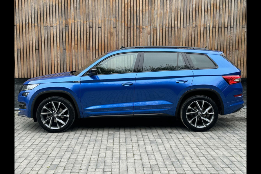 Škoda Kodiaq 1.5 TSI Sportline Automaat 7-persoons | Panoramadak | Stoelverwarming voor en achter | LED verlichting adaptief | Groot navigati