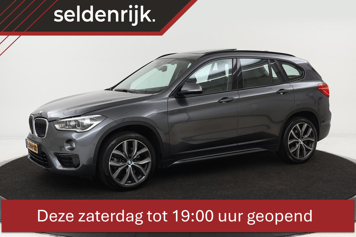 BMW X1 xDrive25d Sport Line | Panoramadak | Leder | Harman Kardon | Full LED | Head-up | Camera | Stoelverwarming | DAB+