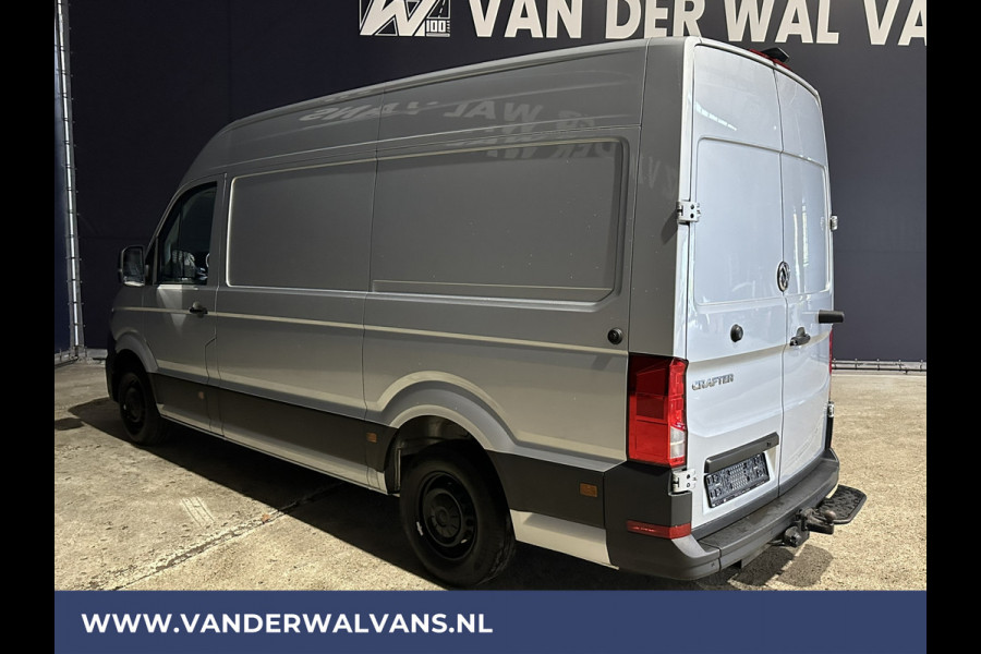 Volkswagen Crafter 2.0 TDI 177pk L3H3 L2H2 Euro6 Airco | 3000kg Trekhaak | Camera | Apple Carplay | Cruisecontrol Android Auto, Chauffeursstoel, Parkeersensoren, Bijrijdersbank