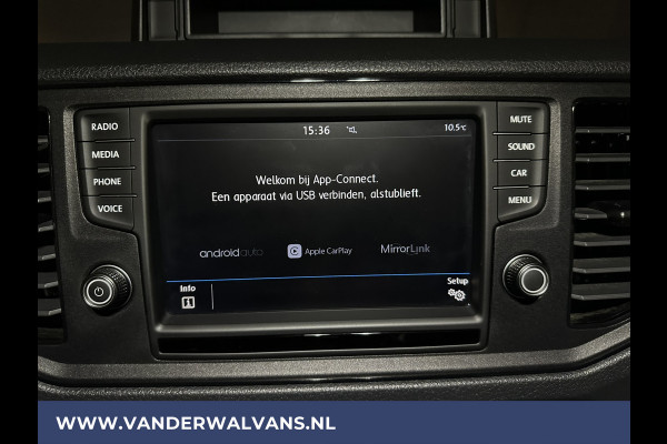 Volkswagen Crafter 2.0 TDI 177pk L3H3 L2H2 Euro6 Airco | 3000kg Trekhaak | Camera | Apple Carplay | Cruisecontrol Android Auto, Chauffeursstoel, Parkeersensoren, Bijrijdersbank