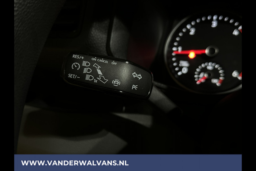 Volkswagen Crafter 2.0 TDI 177pk L3H3 L2H2 Euro6 Airco | 3000kg Trekhaak | Camera | Apple Carplay | Cruisecontrol Android Auto, Chauffeursstoel, Parkeersensoren, Bijrijdersbank