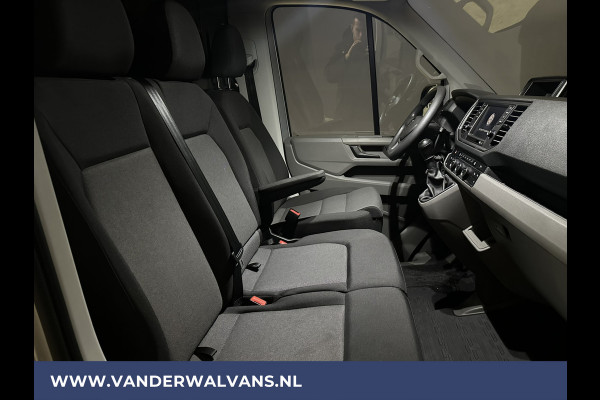 Volkswagen Crafter 2.0 TDI 177pk L3H3 L2H2 Euro6 Airco | 3000kg Trekhaak | Camera | Apple Carplay | Cruisecontrol Android Auto, Chauffeursstoel, Parkeersensoren, Bijrijdersbank