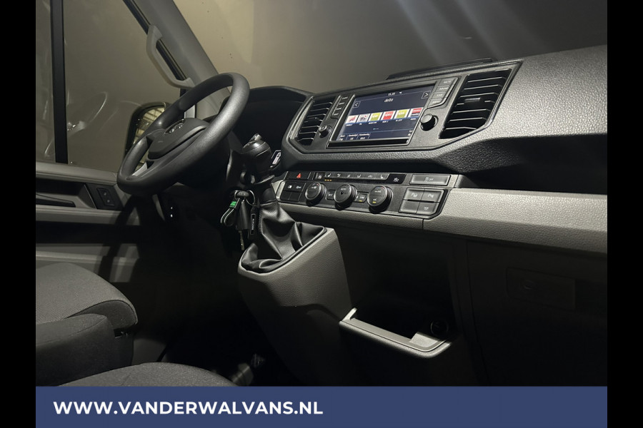 Volkswagen Crafter 2.0 TDI 177pk L3H3 L2H2 Euro6 Airco | 3000kg Trekhaak | Camera | Apple Carplay | Cruisecontrol Android Auto, Chauffeursstoel, Parkeersensoren, Bijrijdersbank