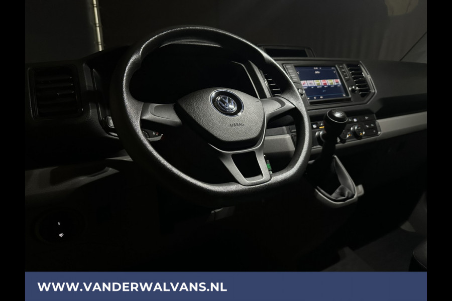 Volkswagen Crafter 2.0 TDI 177pk L3H3 L2H2 Euro6 Airco | 3000kg Trekhaak | Camera | Apple Carplay | Cruisecontrol Android Auto, Chauffeursstoel, Parkeersensoren, Bijrijdersbank