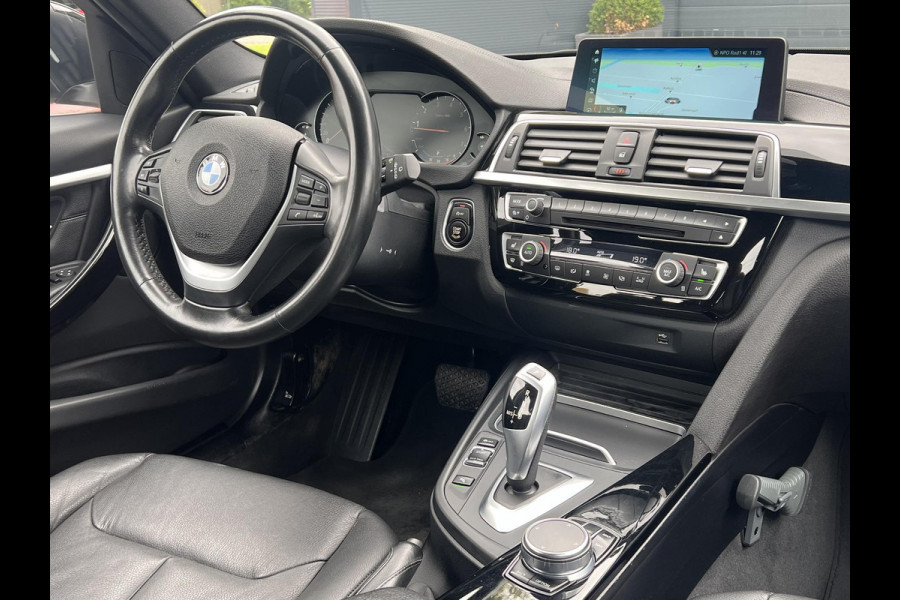 BMW 3 Serie Touring 320i Luxury Edition 2e Eigenaar,Navi,Leder,Camera,Cruise,Trekhaak,N.A.P,Nieuwe Apk bij Aflevering